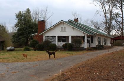 Tallapoosa Ga home with 32 acres. Only $125,000.00